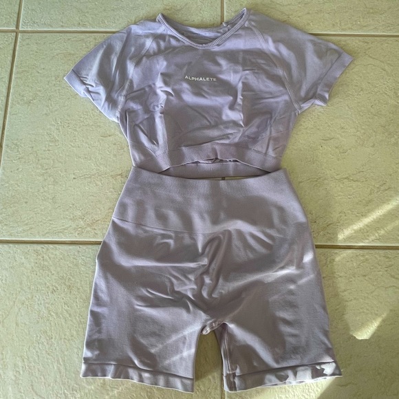 Alphalete Amplify Misty Lilac Set - Picture 1 of 3